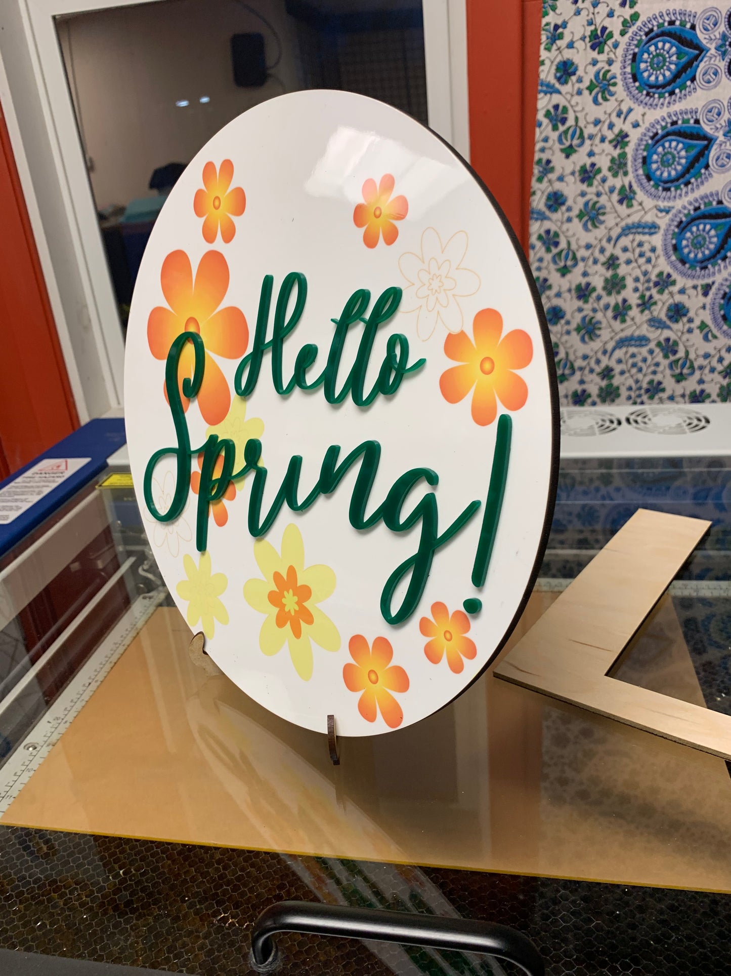 Hello Spring 12" Circle Sign