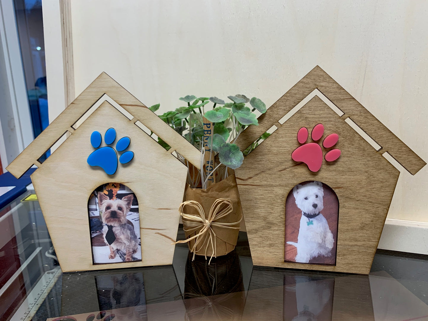 DOG HOUSE PHOTO FRAME